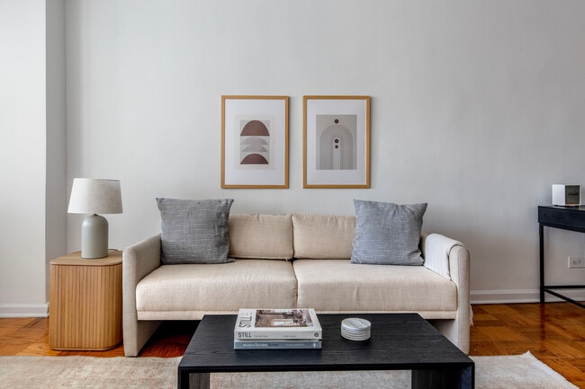 Foto del edificio - 305 East 86th St