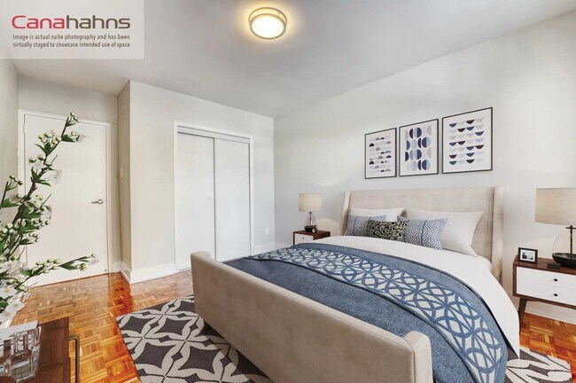 Photo du bâtiment - 12 Park St E