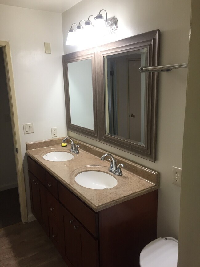 Foto del edificio - 44-2201