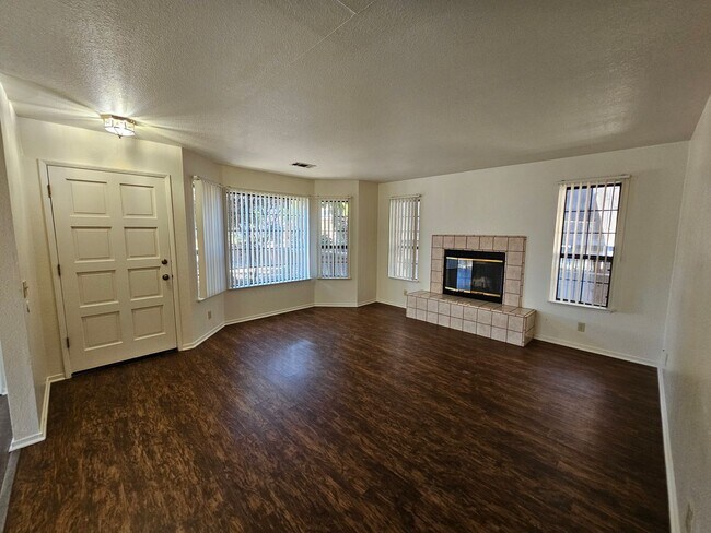 Foto del edificio - 2356-2356 Bushnell St