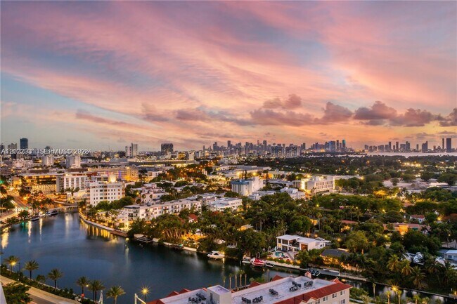 Foto del edificio - 2655 Collins Ave