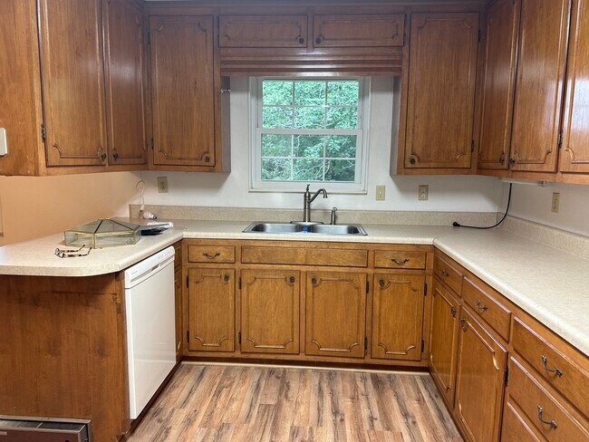 Kitchen - 30 Timber Ridge Rd