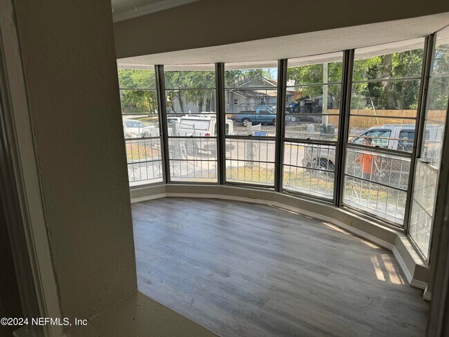 Building Photo - 3310 Boulevard