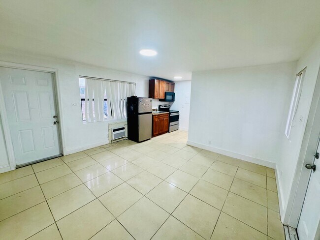 Foto del edificio - 536 SW 6th Terrace