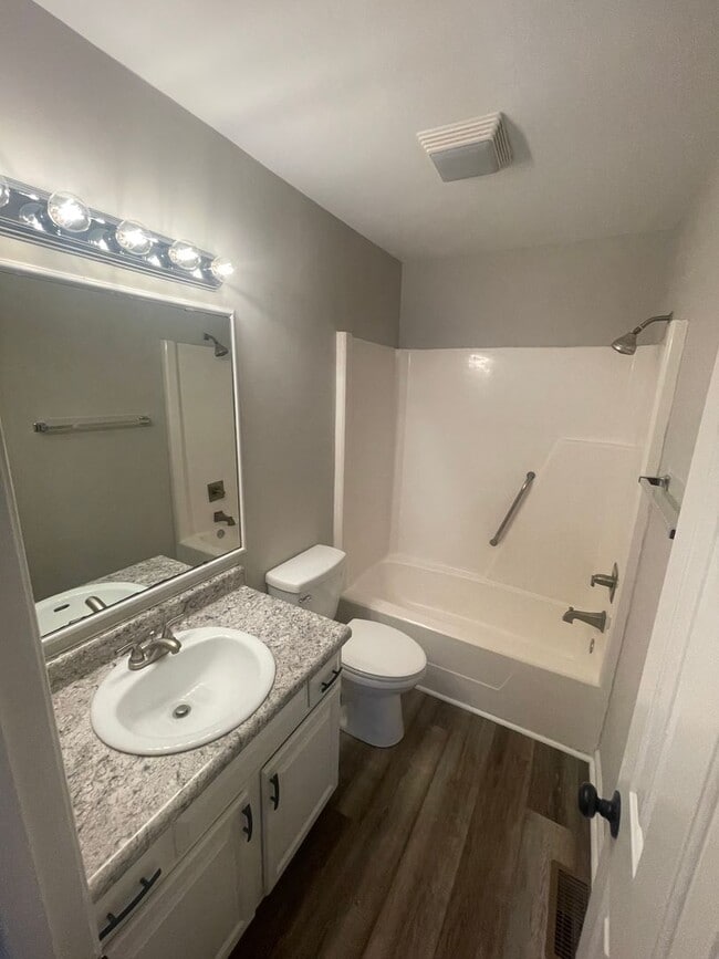 Building Photo - 5311
