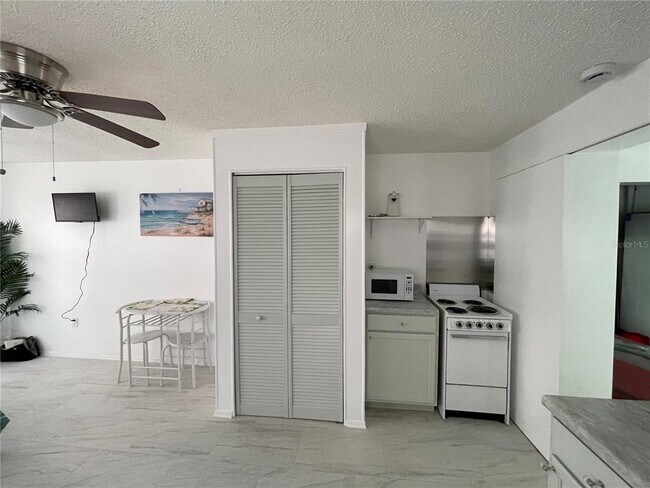 Foto del edificio - 1635 Omaha St