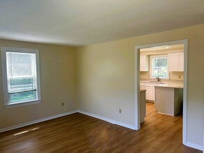 Building Photo - 4 Carriage Way