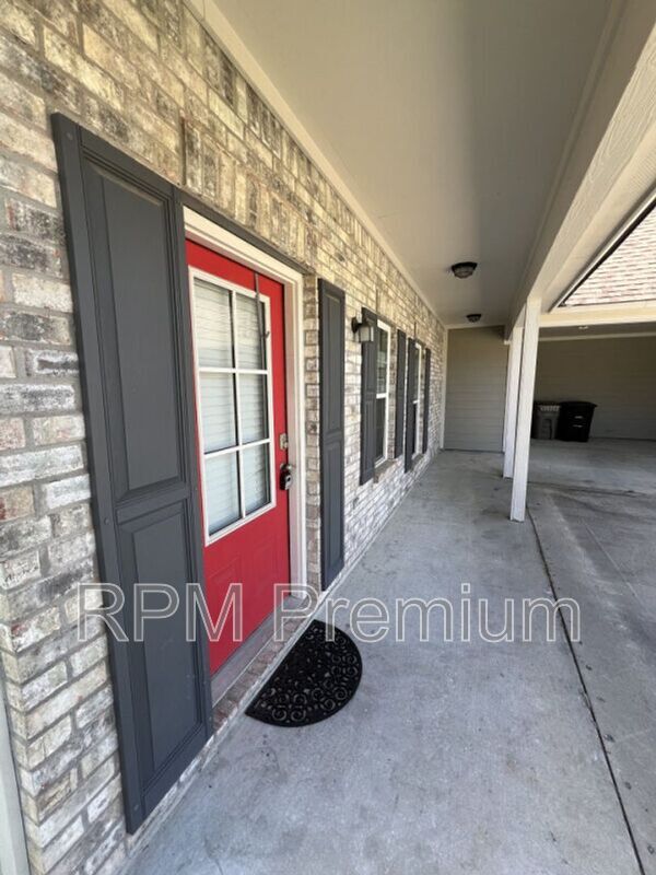 Foto del edificio - 8614 Forestwood Ave