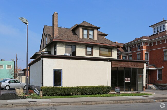 Foto del edificio - 215 Alexander St