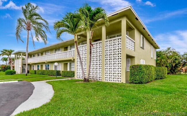 Foto del edificio - 1140 Mahogany Way