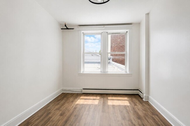 Building Photo - 78 W 25th St