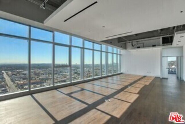Building Photo - 1480 Vine St