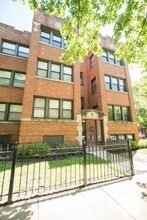 Building Photo - 1448 W Cornelia Ave
