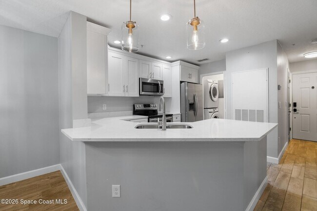 Foto del edificio - 7667 N Wickham Rd