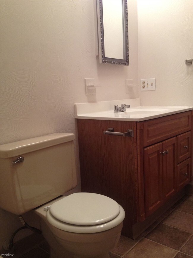 Building Photo - 1 br, 1 bath Apartment - 2548 Hope Dr Apt 2
