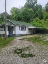 Building Photo - 1068 Willow Dr