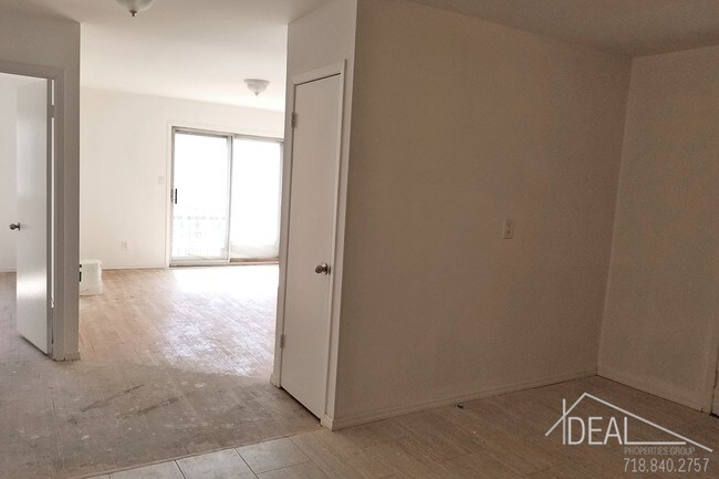Building Photo - Beautiful 1 bedroom apartment in Astoria!