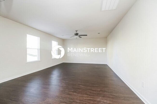 Foto del edificio - 4 Bedroom Pet-Friendly Home in Columbia, TN with Main Street Renewal