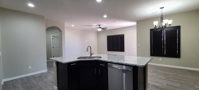 Foto del edificio - 3540 Essence St