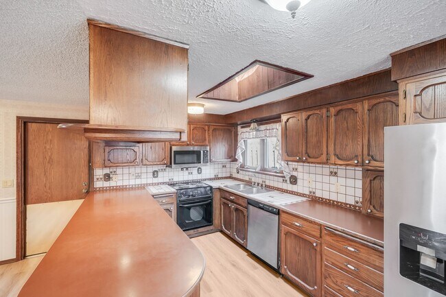 Building Photo - Beautiful 3 bed, 2 bath rental home in Milwaukie!