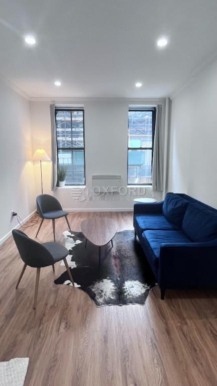 Primary Photo - East 52nd Street