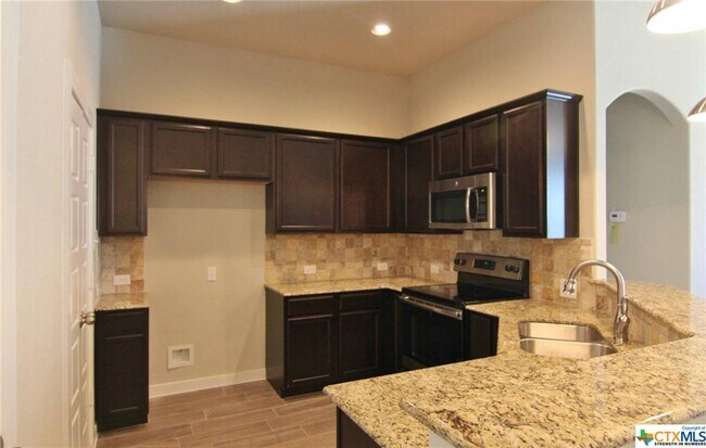 Foto del edificio - 533 Creekside Frst