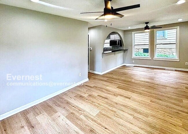 Foto del edificio - 2243 Spruce Ave