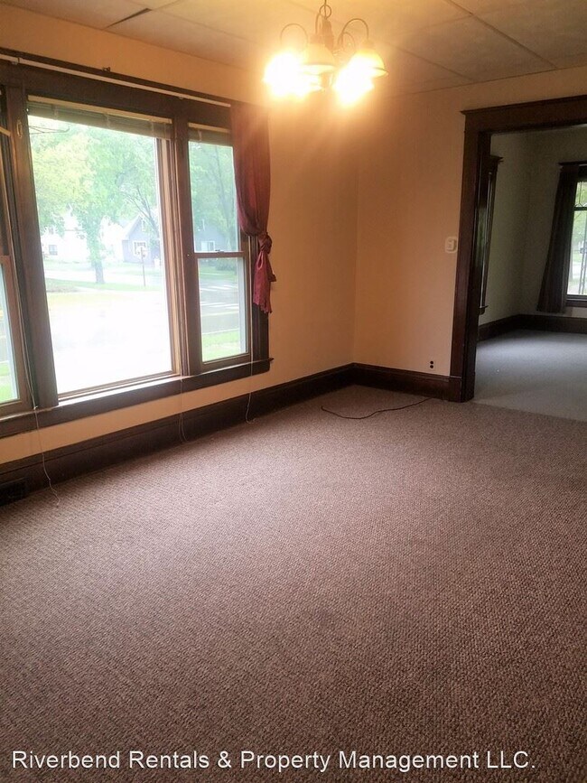Building Photo - 4 br, 1.5 bath House - 1220 8th St