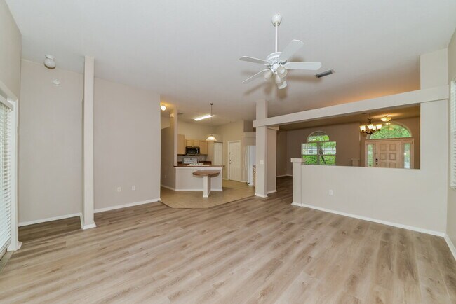 Building Photo - 6210 Blackberry Ln