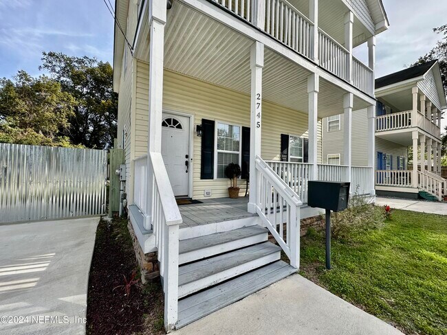 Building Photo - 2745 Spring Park Rd