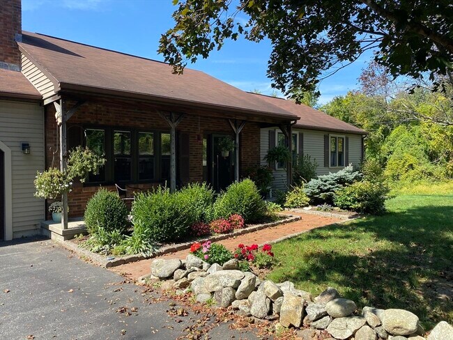 Building Photo - 56 Sabin St