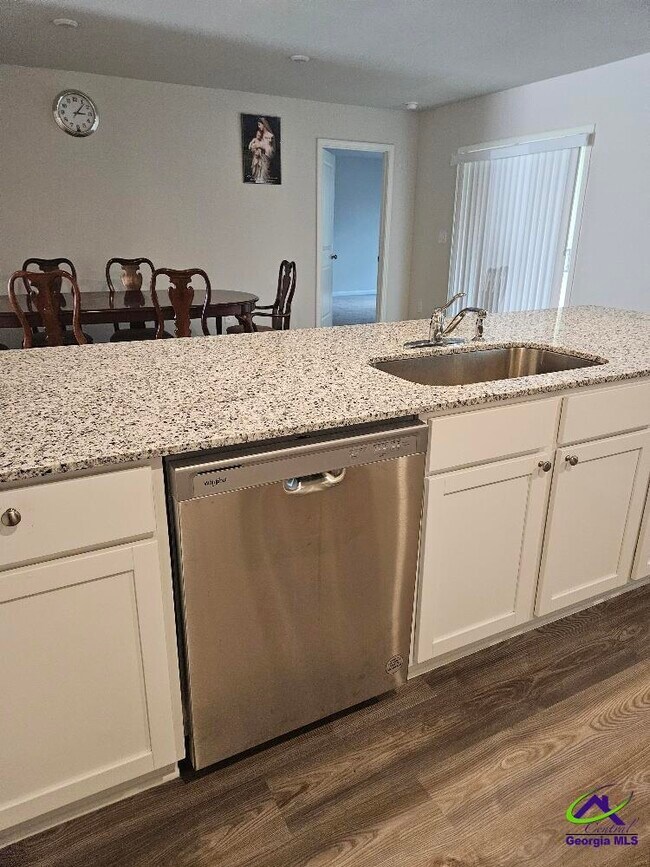 Foto del edificio - 328 Shady Ln