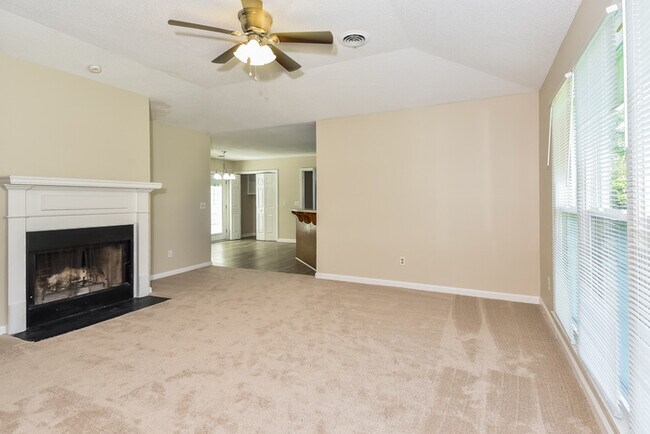 Foto del edificio - 631 Folkstone Rd