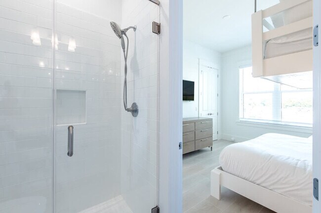 Foto del edificio - 22339 Front Beach Rd