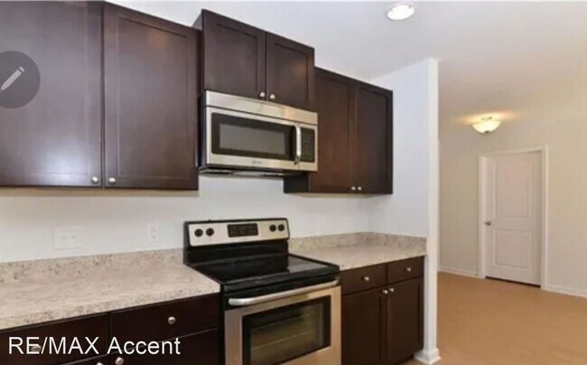 Building Photo - 3 br, 2.5 bath House - 248 Bender St.