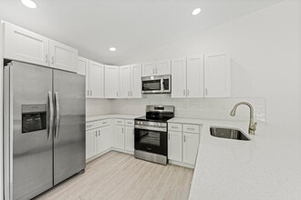 Building Photo - 7401 Donlon Rd