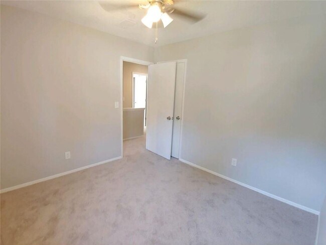Foto del edificio - 5451 Farmview Close