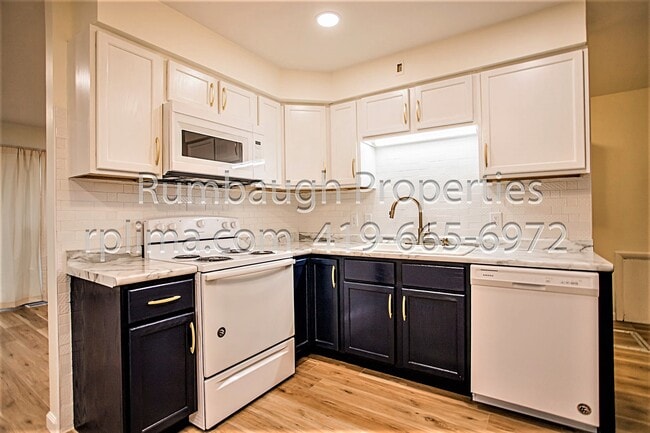 Building Photo - 525 S Collins Ave
