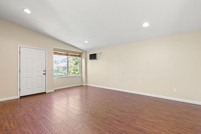 Building Photo - 3918 SE 52nd Ave