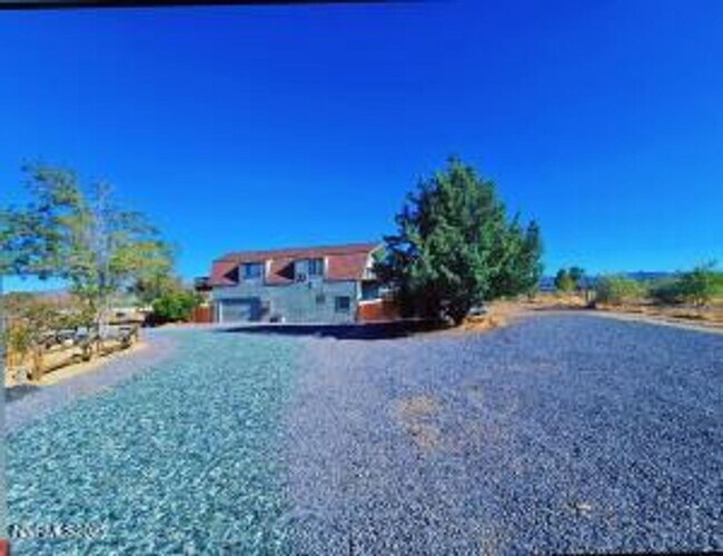 Foto del edificio - Dual Family Living - Horse Property - In Law Quarters