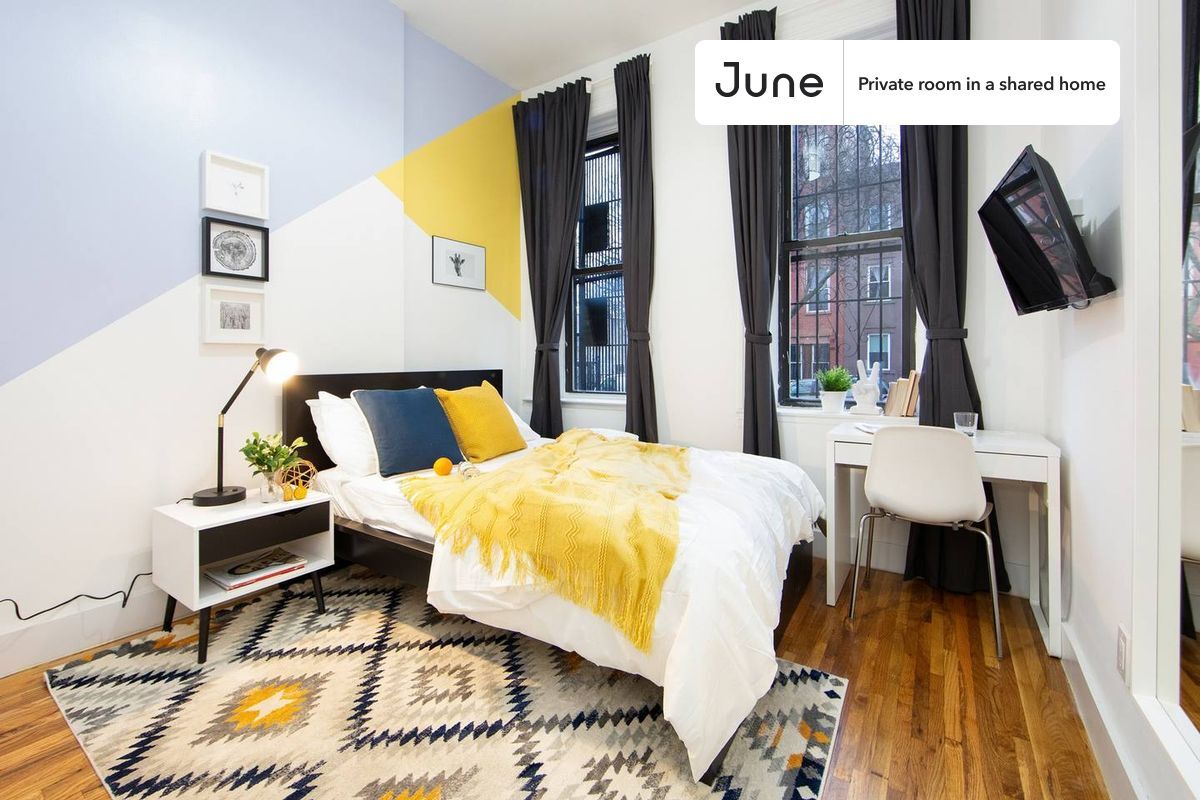 Room in Shared 3.0 bed/1 bath home - Room in Shared 3.0 bed/1 bath home