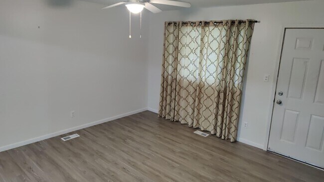 Foto del edificio - 1131 Rambling Rd