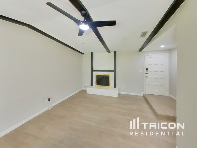 Building Photo - 2625 Sam Houston Dr