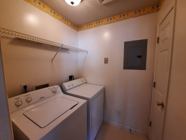 Building Photo - 434 Mill Pond Dr Winston Salem N 27106
