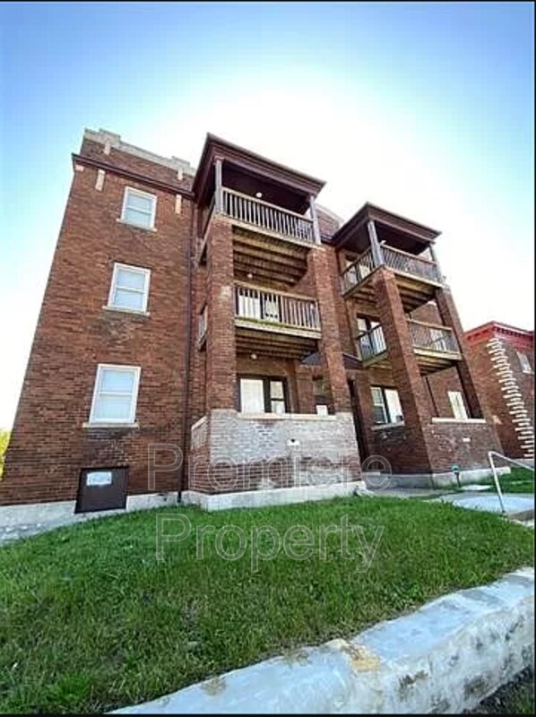 Primary Photo - 3319 E 30th St