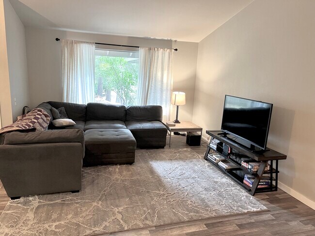 Foto del edificio - 834 Lawson St SE