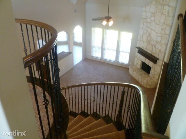 Building Photo - 5 br, 3.5 bath House - 1405 Soaptree Lane