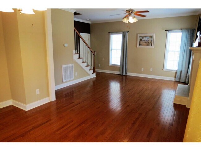 Foto del edificio - Beautiful Condo located in North Johnson City!