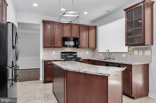 Building Photo - 16475 Kramer Estate Dr