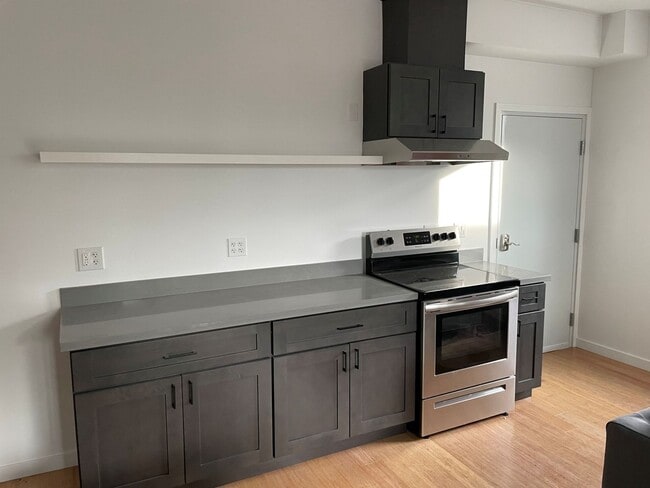 Building Photo - Viewing Schedule: Please call Shami at (415) 225-2543 to schedule a viewing.